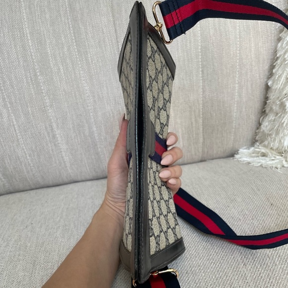 Gucci GG Navy Monogram Crossbody Pouch w/ auth cert - Picture 5 of 13